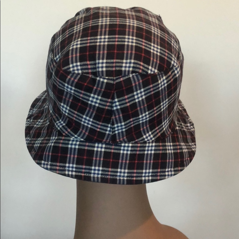 Authentic Burberry Bucky Hat. Like New - Picture 5 of 7